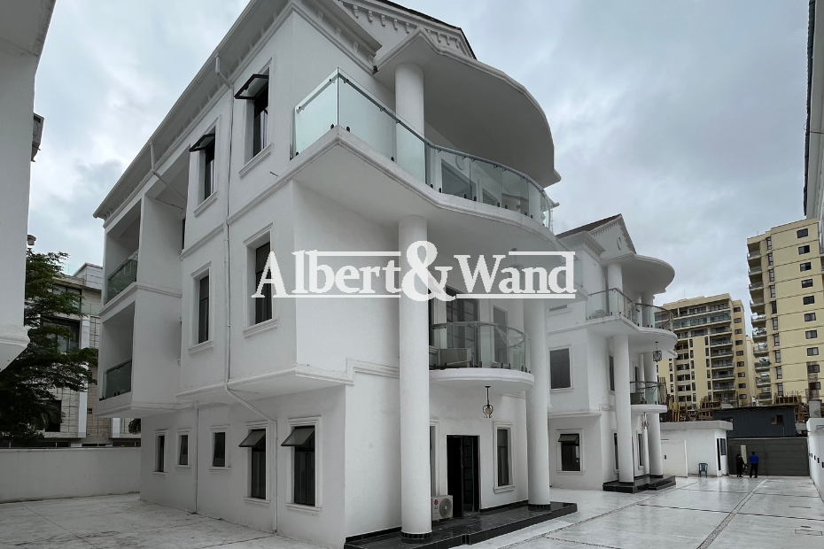 4 Bedroom Fully Detached House