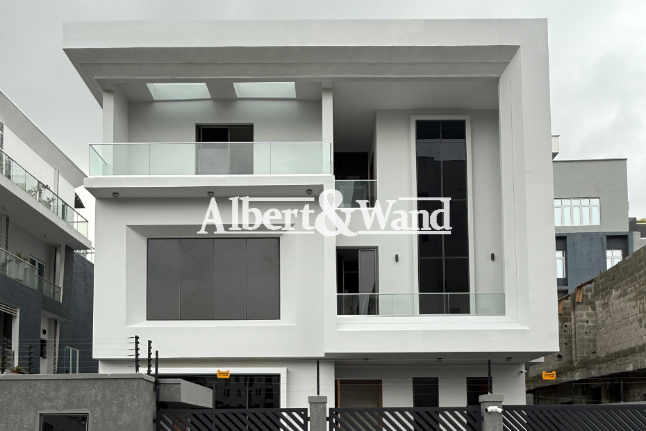 5 Bedroom Fully Detached House