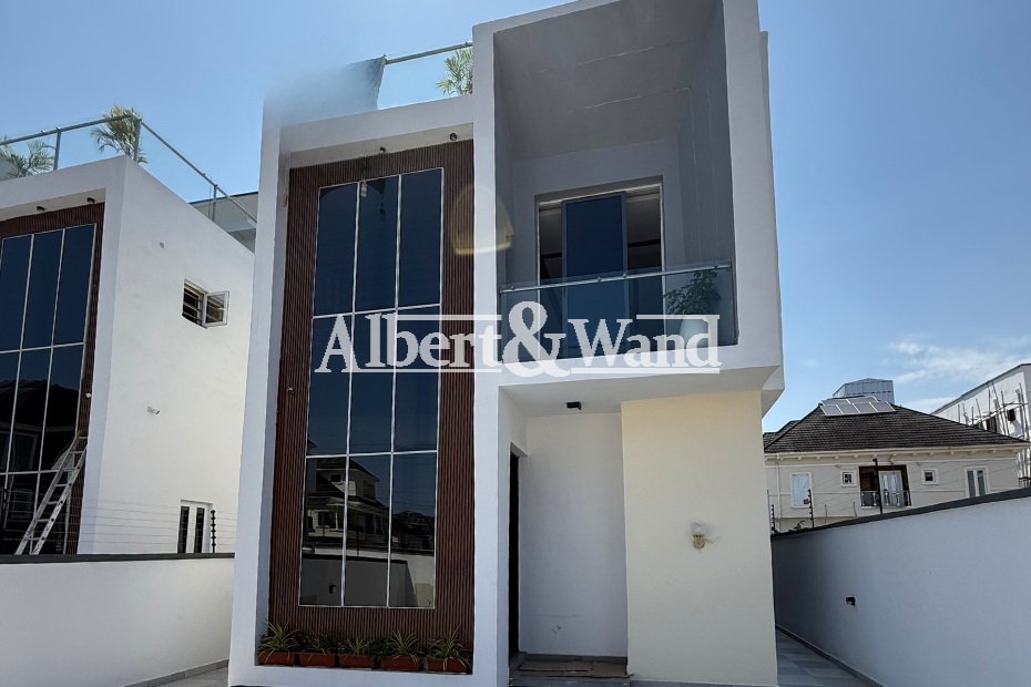 5 Bedroom Fully Detached House