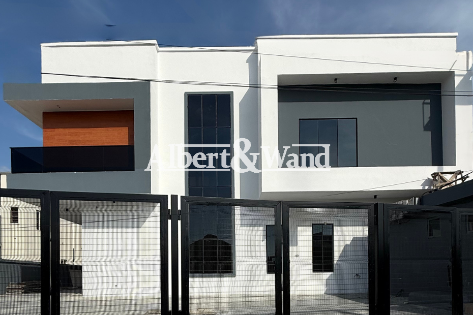  4 Bedroom Semi-Detached House