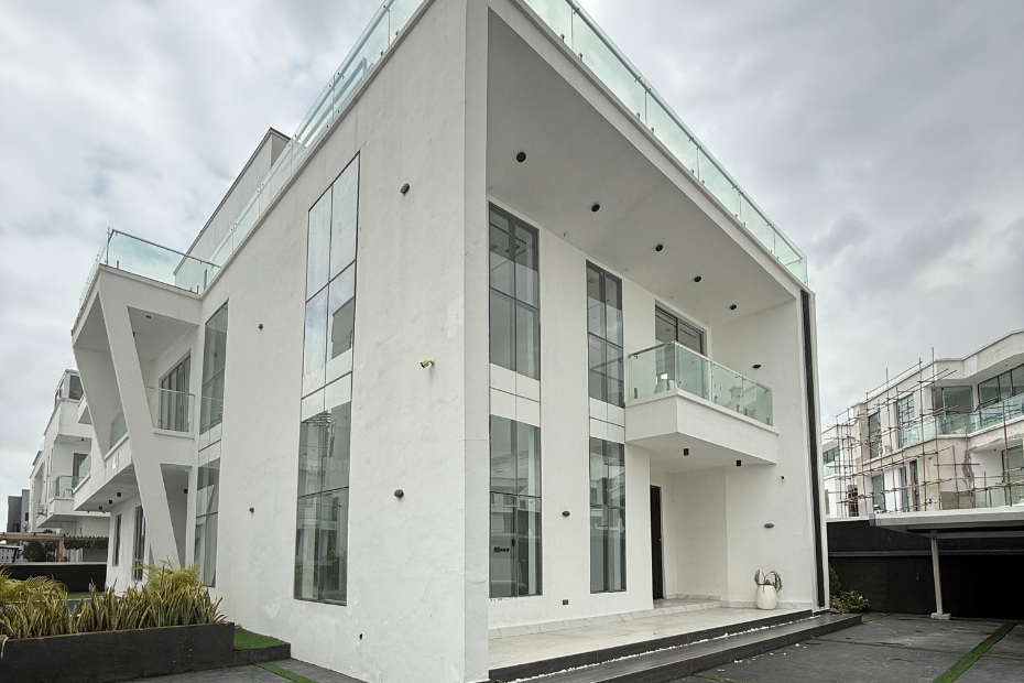 5 Bedroom Fully Detached