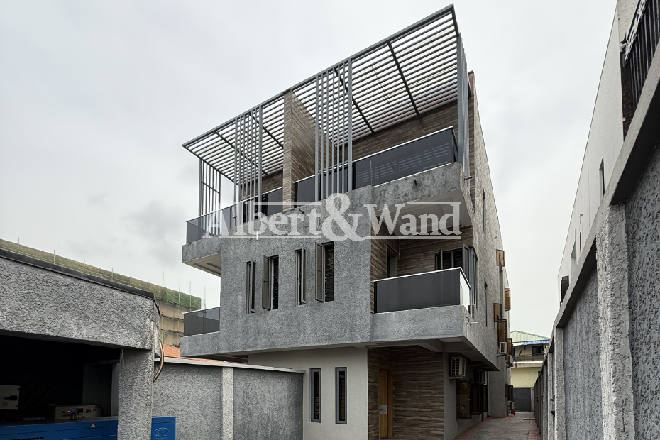 4 Bedroom Semi-Detached House