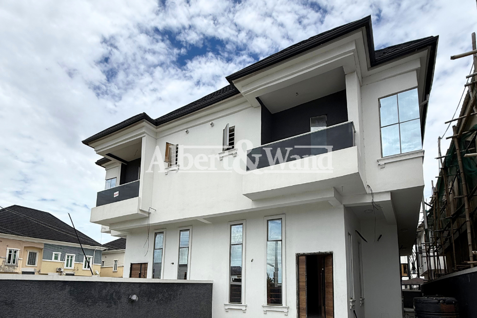 4 Bedroom Semi-Detached House