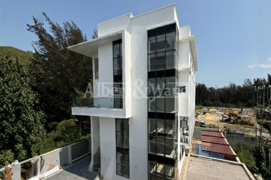 6 Bedroom Fully Detached 