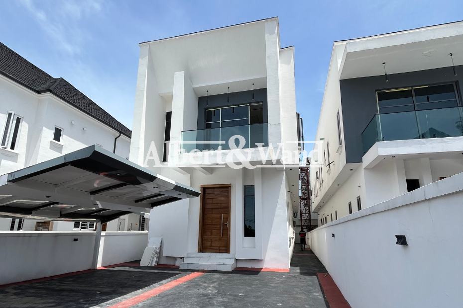 5 Bedroom Fully Detached House