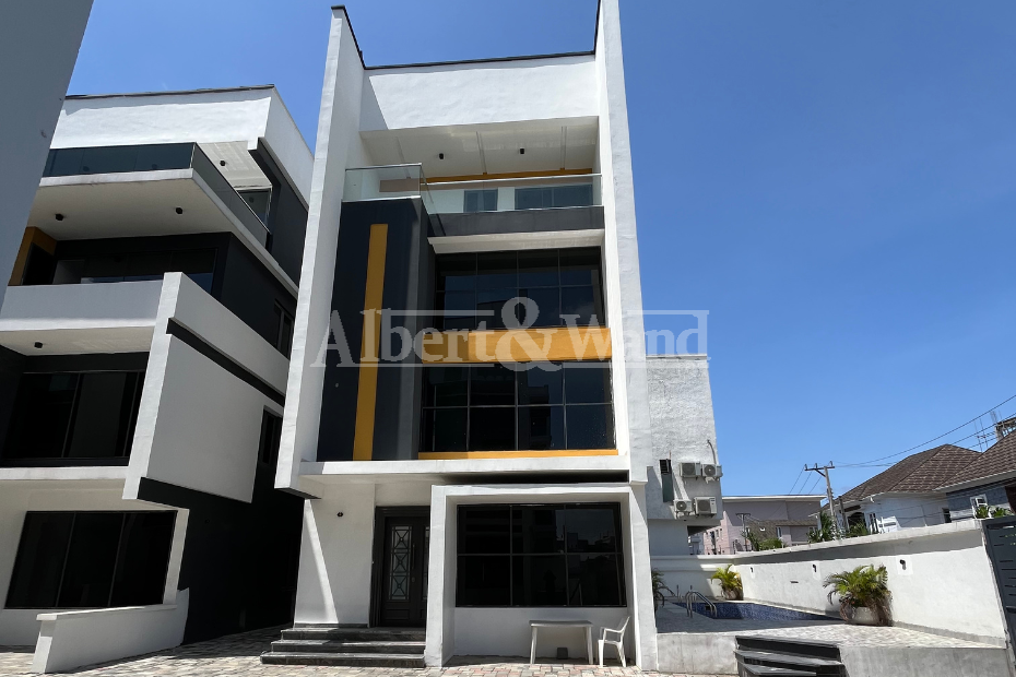 4 Bedroom Fully Detached House