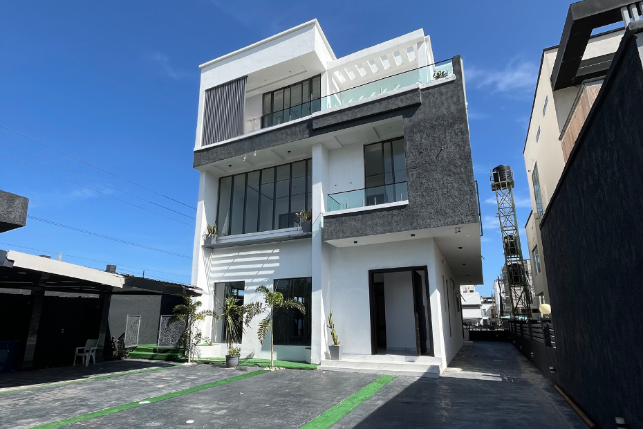 5 Bedroom Fully Detached