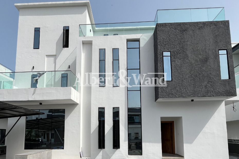 5 Bedroom Fully Detached House