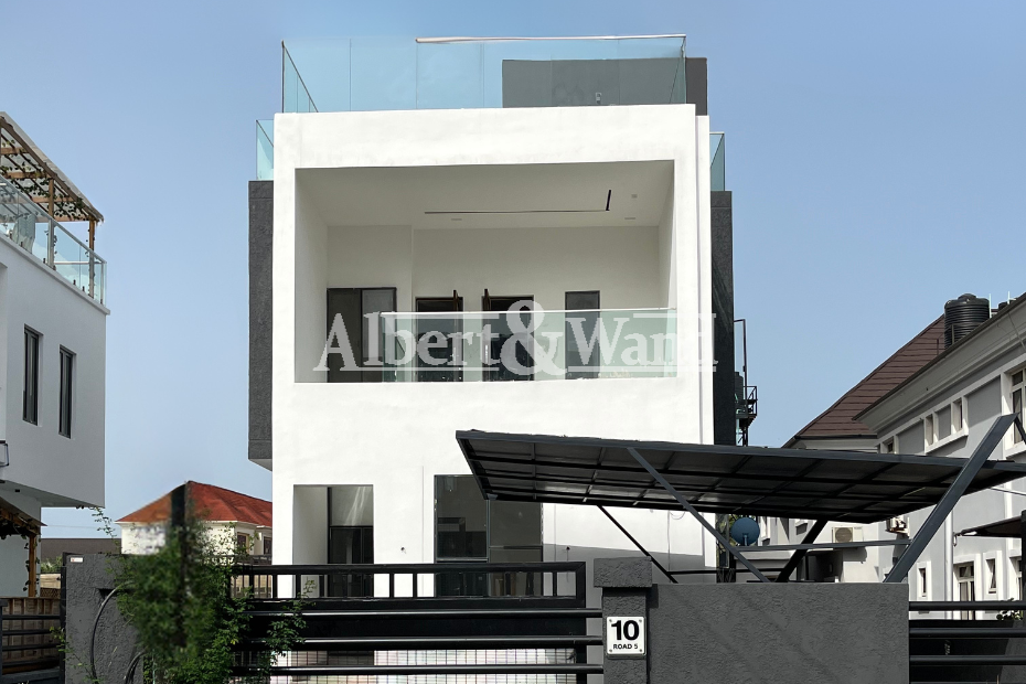 5 Bedroom Fully Detached House