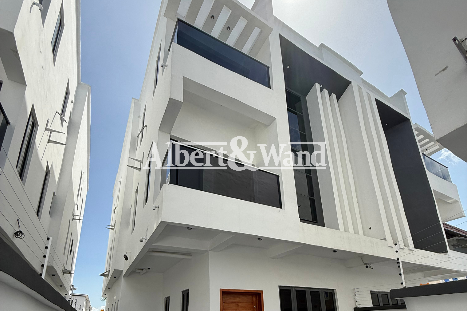 5 Bedroom Semi-Detached House