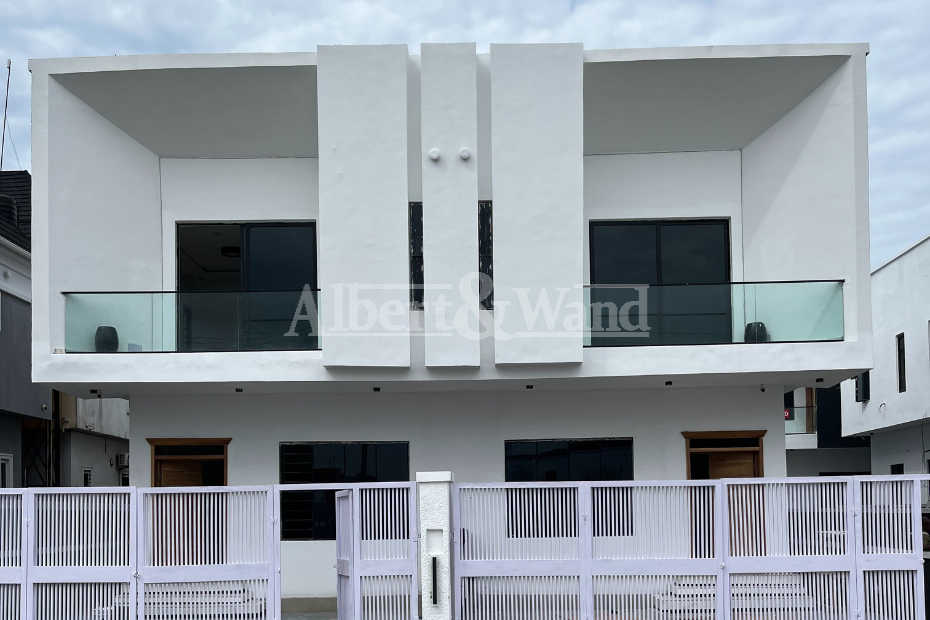  4 Bedroom Semi-Detached House