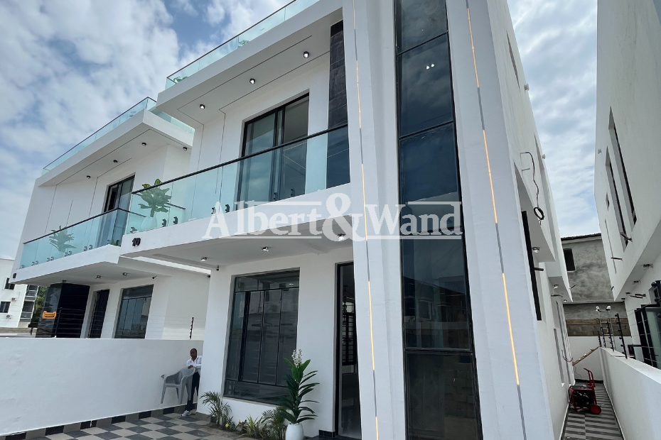 5 Bedroom Fully Detached House