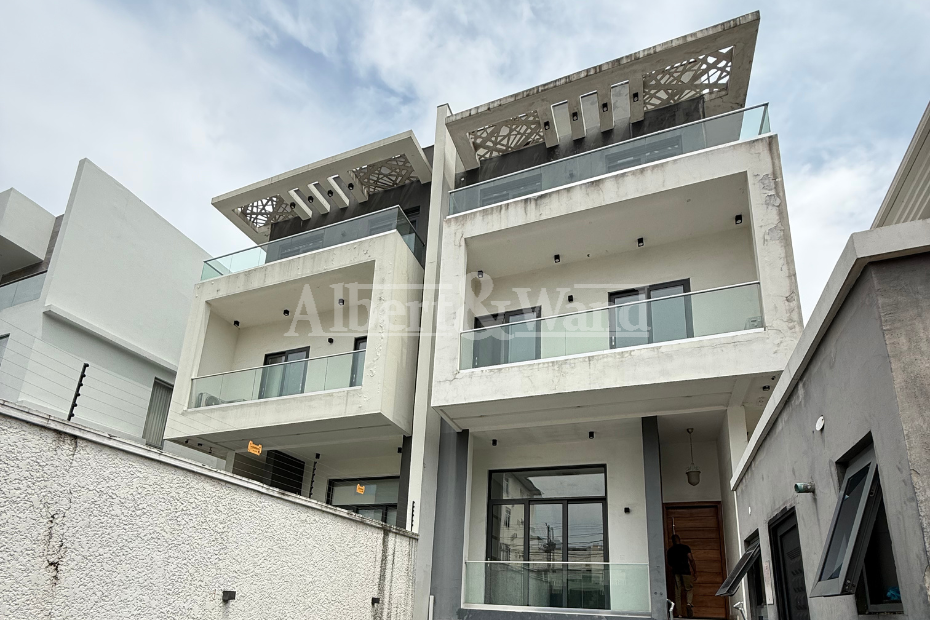 5 Bedroom Semi-Detached House