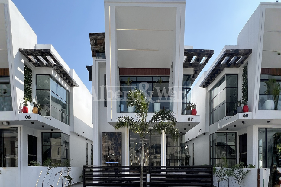 5 Bedroom Fully Detached House