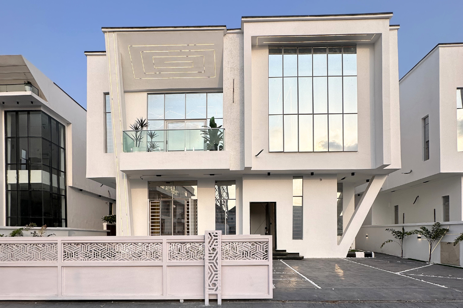 5 Bedroom Fully Detached House