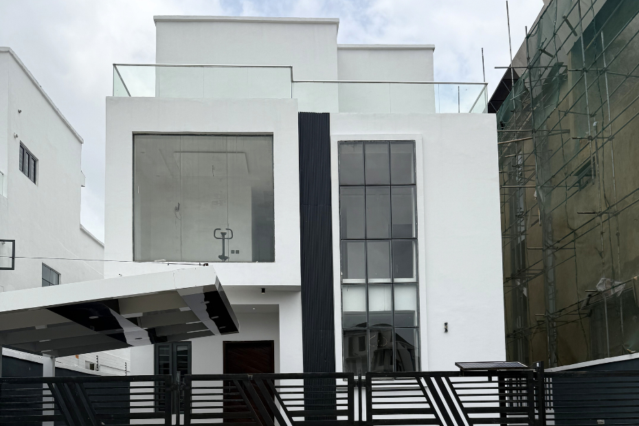 5 Bedroom Fully Detached House