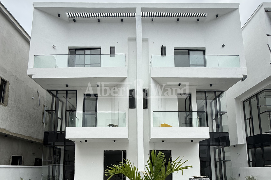 4 Bedroom Semi-Detached House