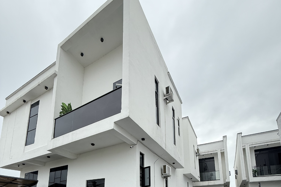 4 Bedroom Semi-Detached House