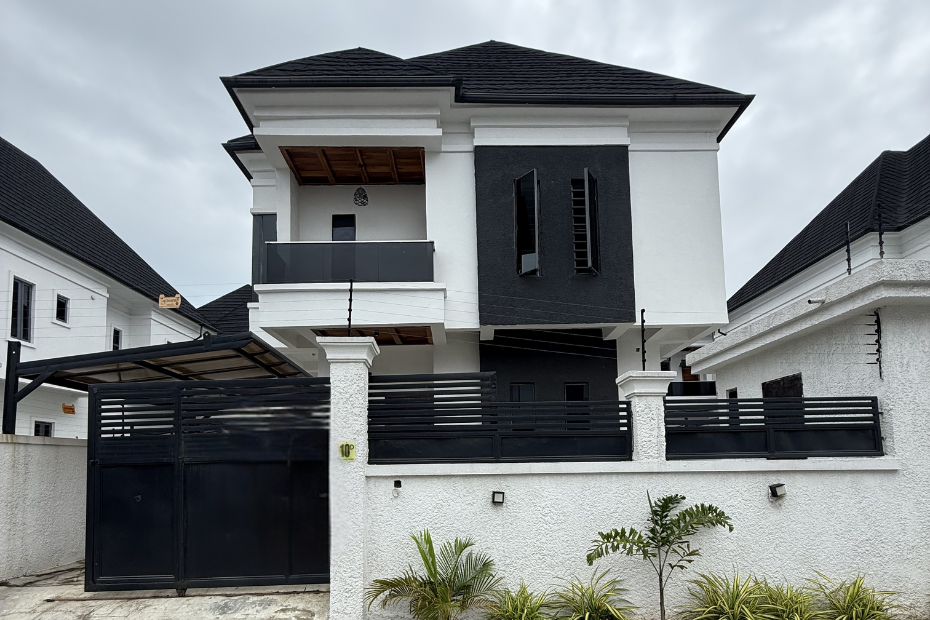 5 Bedroom Fully Detached House