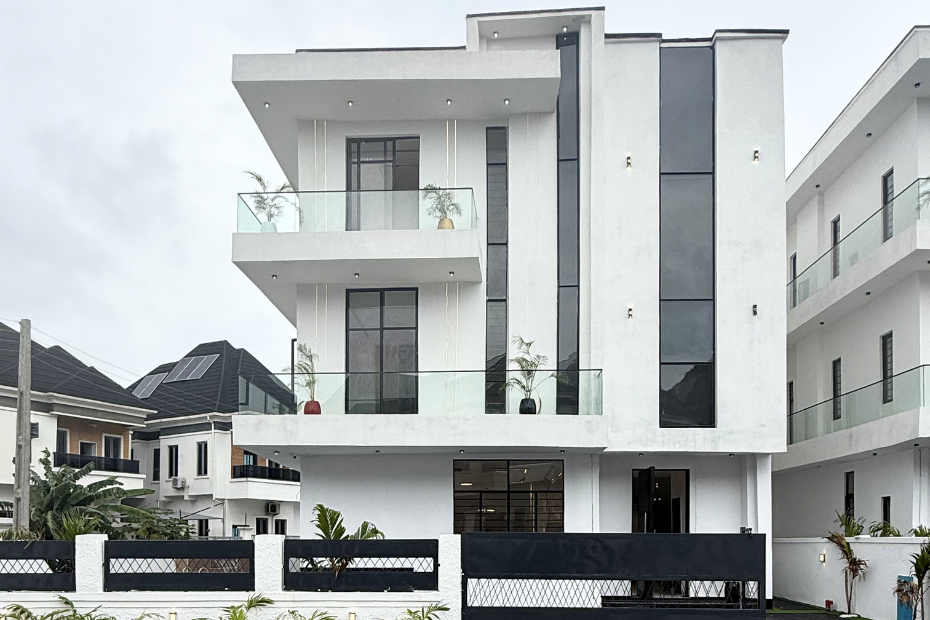 5 Bedroom Fully Detached House