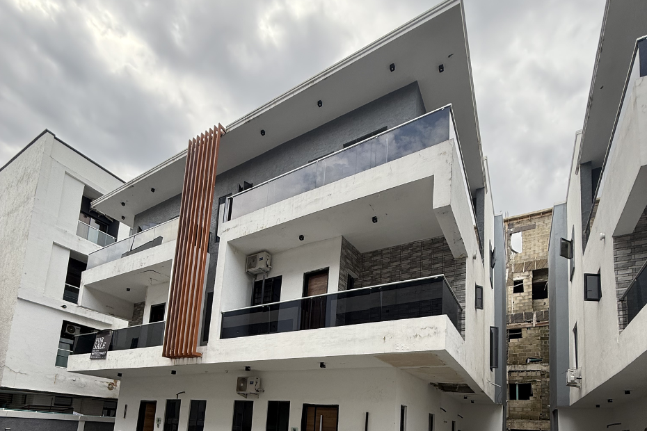 5 Bedroom Semi-Detached House