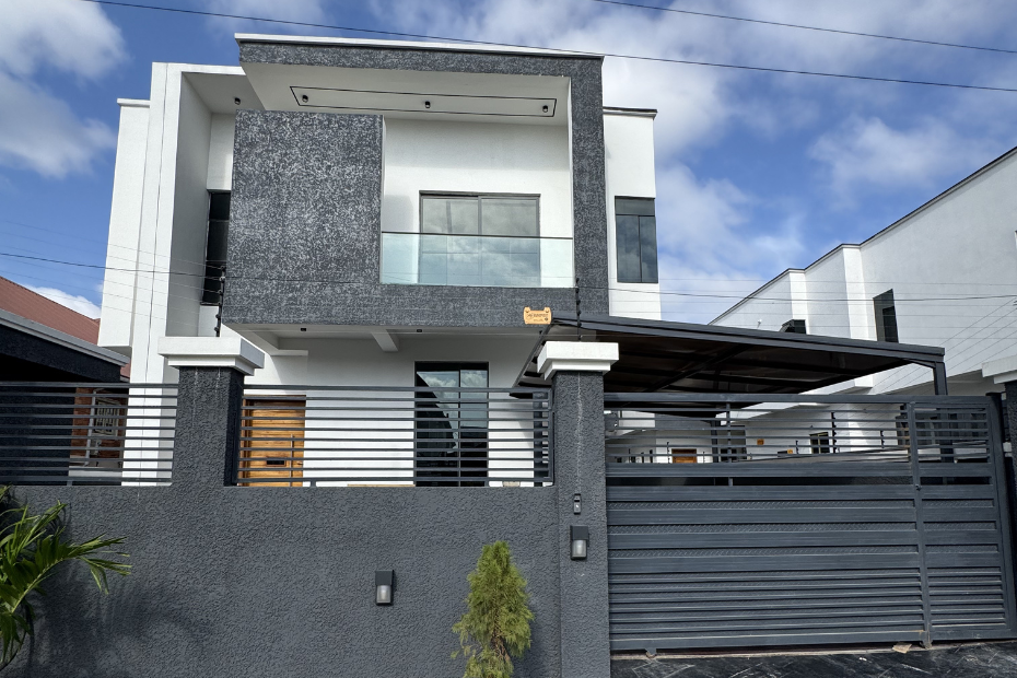 5 Bedroom Fully Detached House