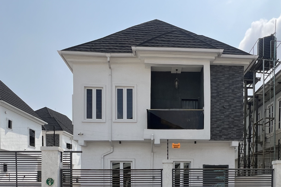 4 Bedroom Fully Detached House