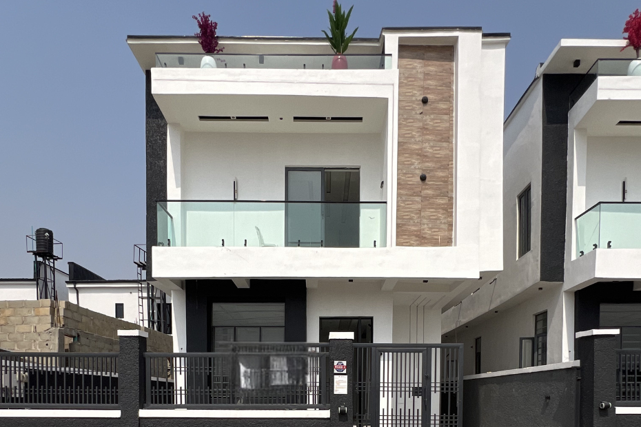 4 Bedroom Fully Detached House