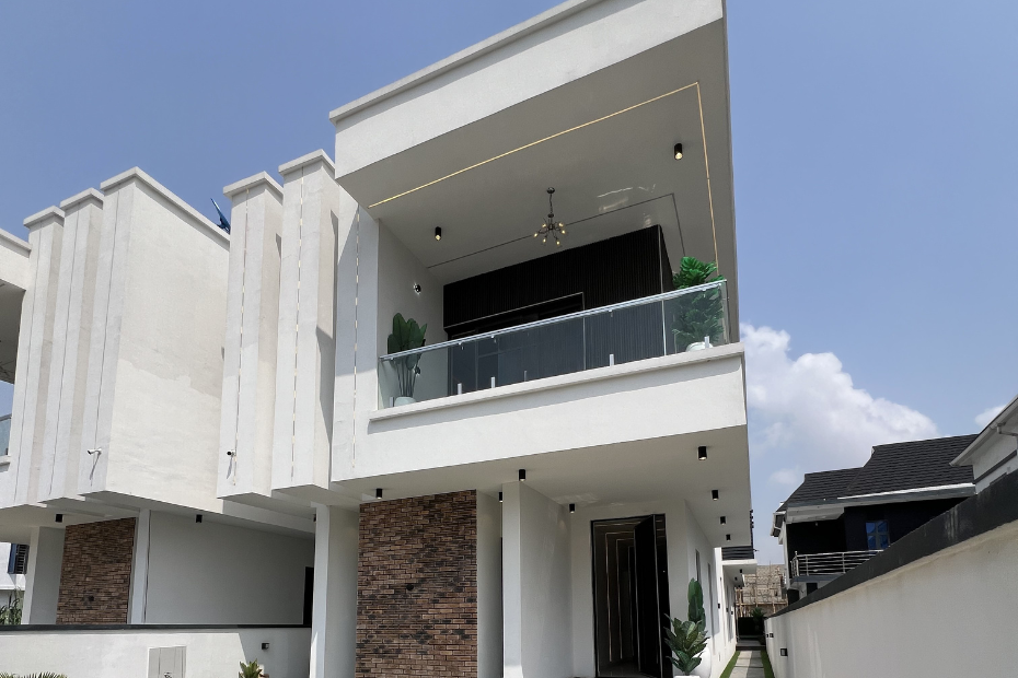 5 Bedroom Fully Detached House