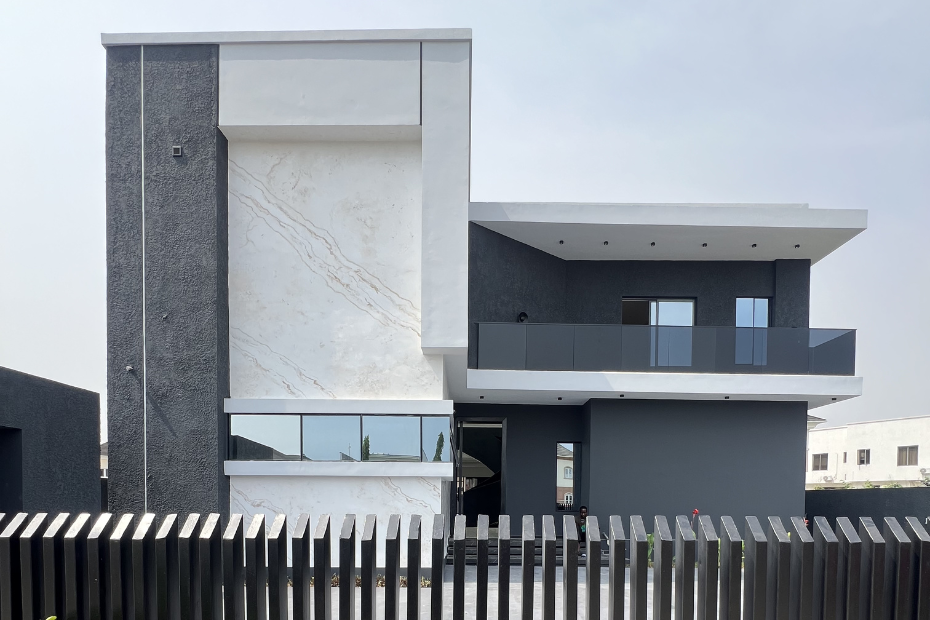 5 Bedroom Fully Detached House