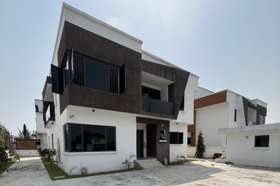 5 Bedroom Fully Detached House