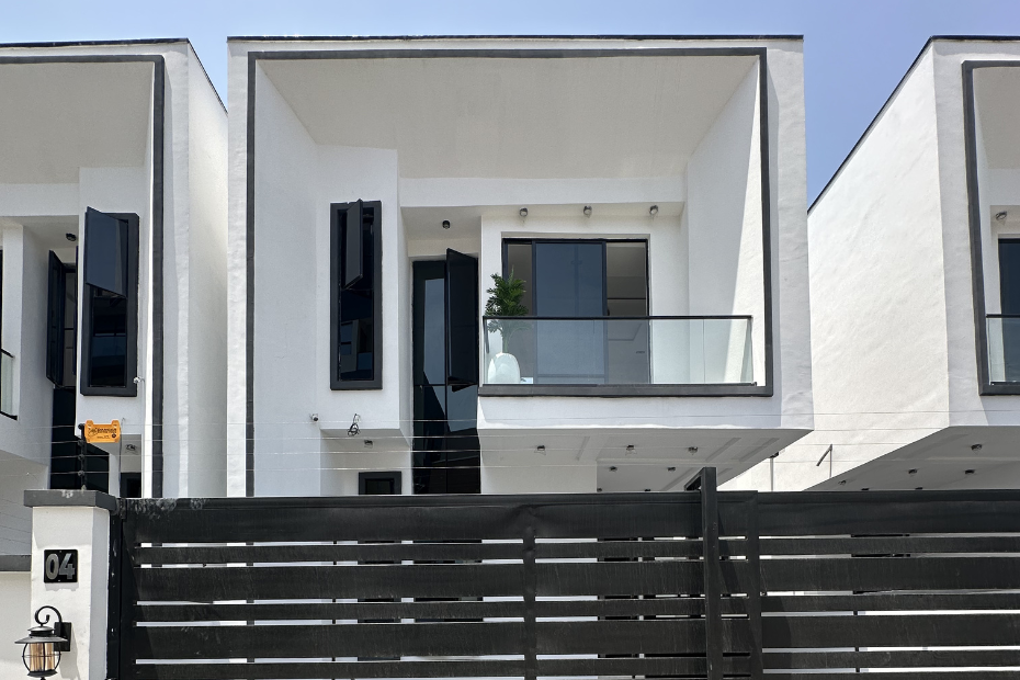 4 Bedroom Semi-Detached House