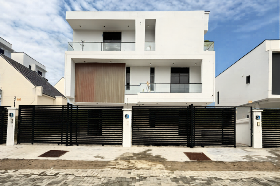 4 Bedroom Semi-Detached House