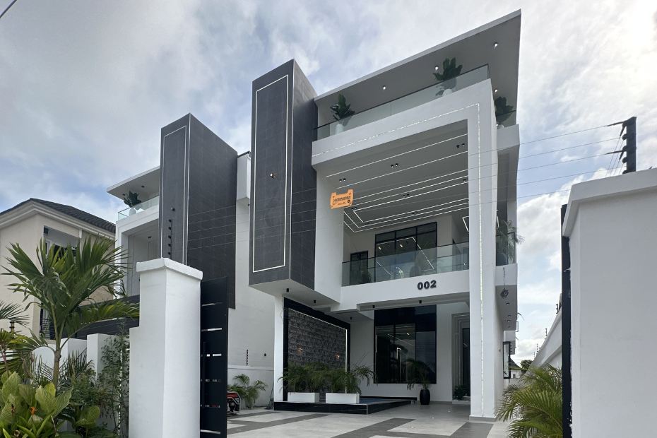 5 Bedroom Semi Detached House