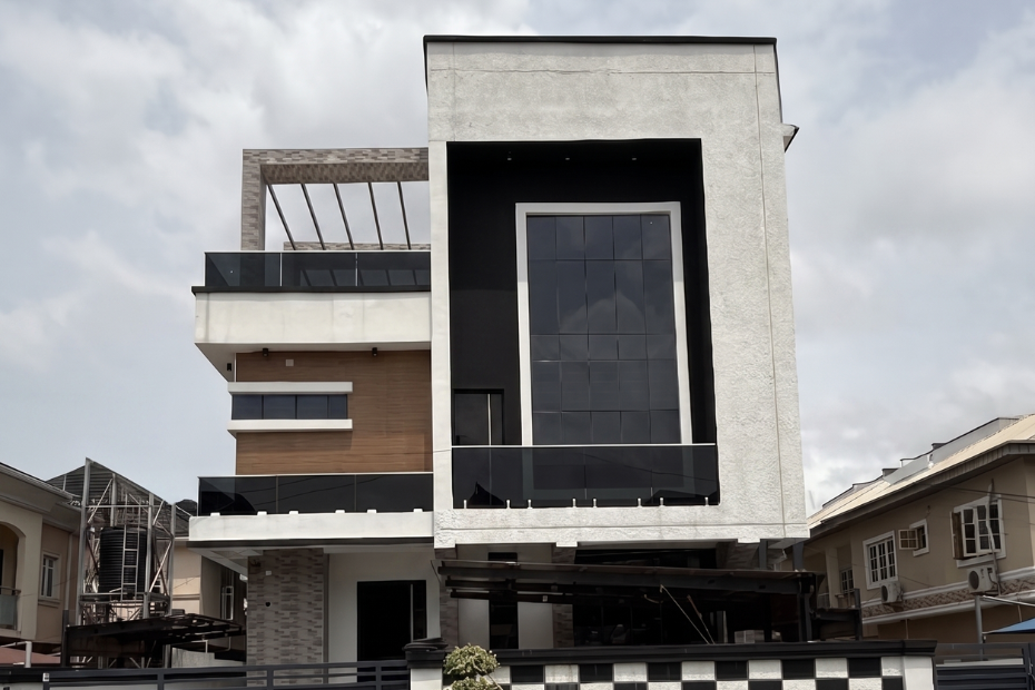 5 Bedroom Fully Detached House