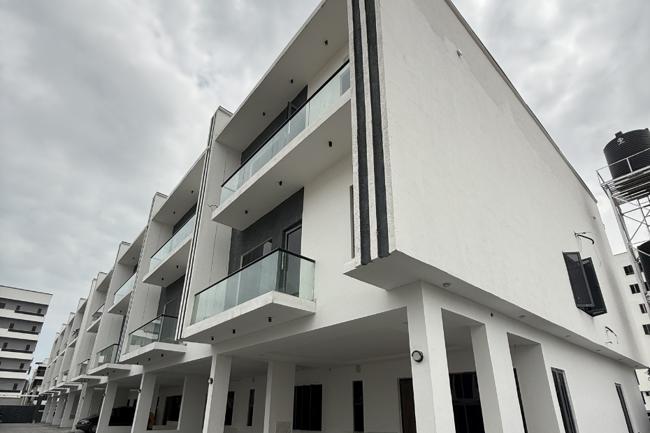 4 Bedroom Terrace