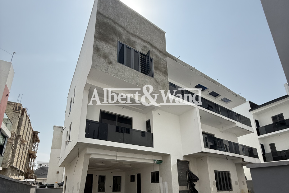 7 Bedroom Fully Detached House