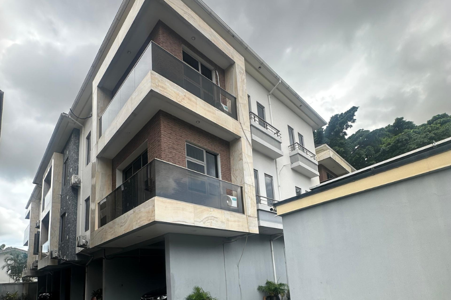 4 Bedroom Terrace