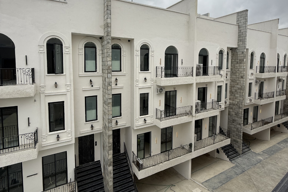 4 Bedroom Terrace