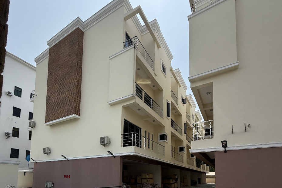 4 Bedroom Terrace