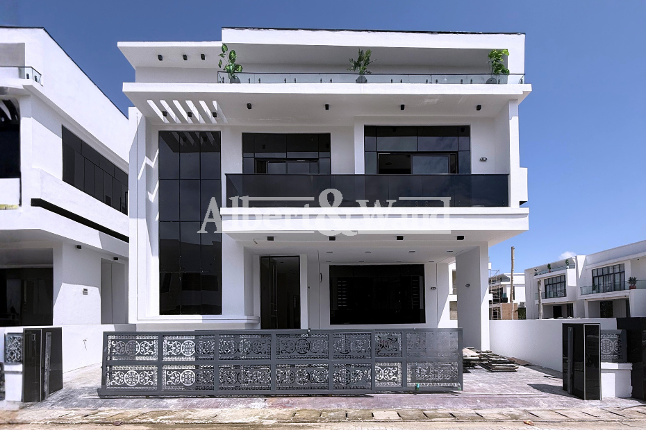 5 Bedroom Fully Detached House