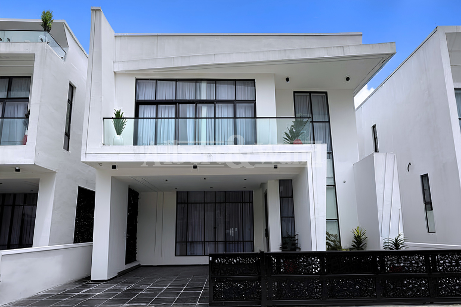 5 Bedroom Fully Detached 