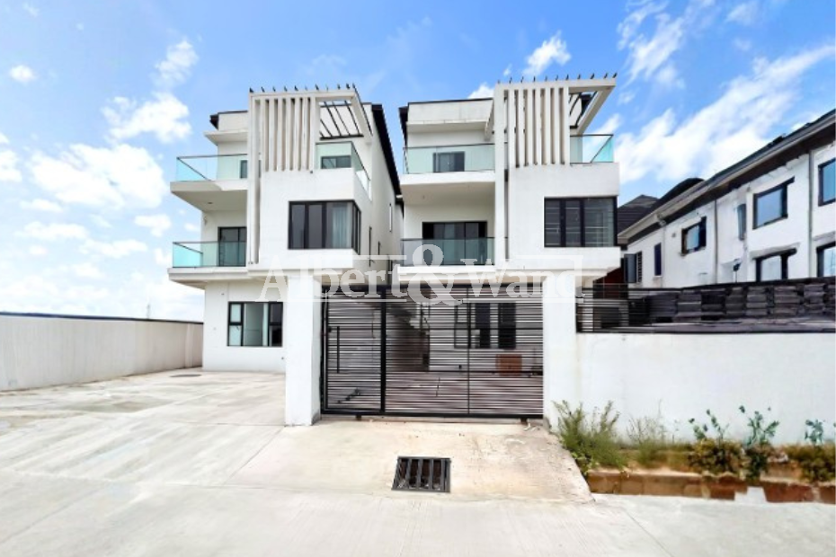 5 Bedroom Fully Detached 