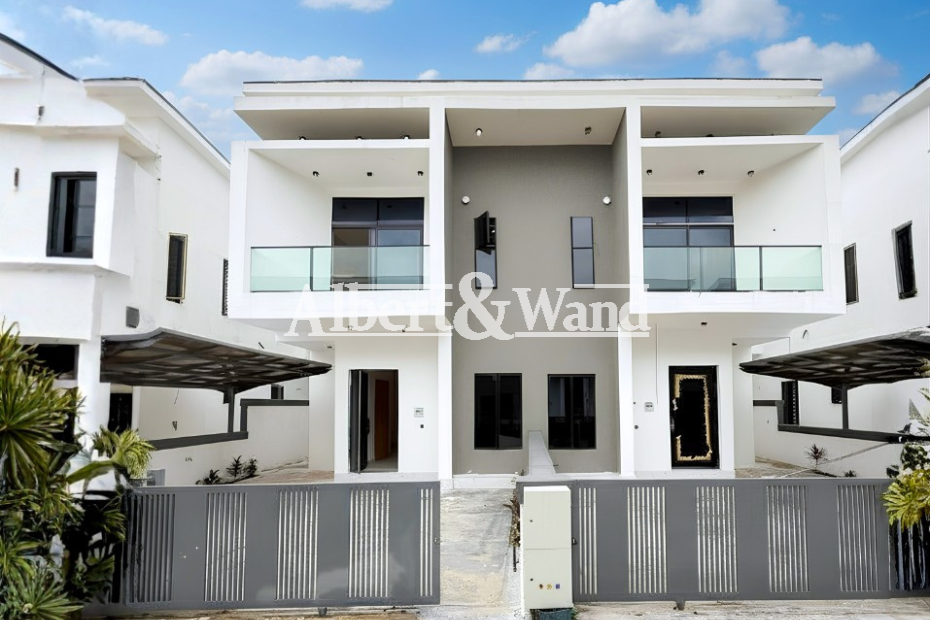 4 bedroom semi-Detached