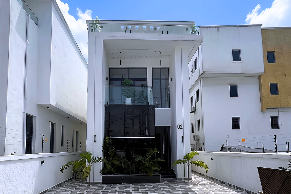 5 Bedroom Fully Detached 