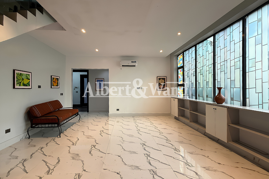 3 Bedroom Maisonette