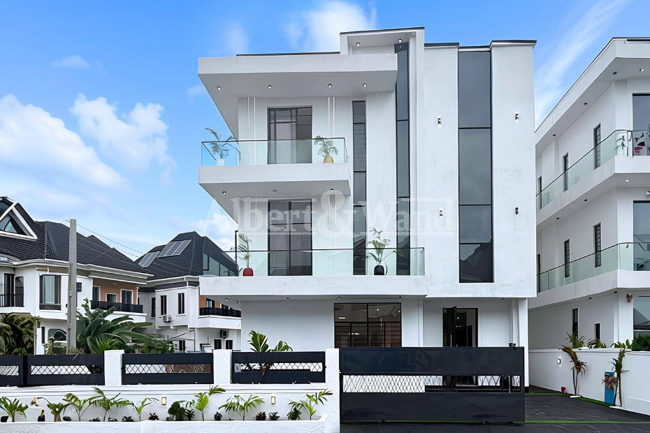 5 Bedroom Fully Detached 