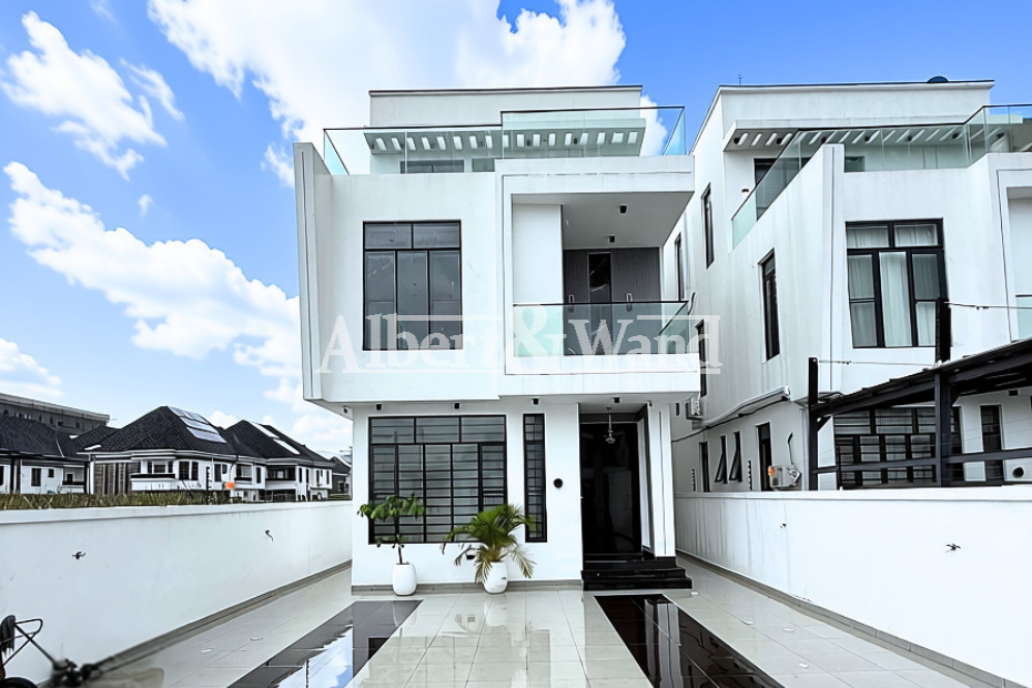 5 Bedroom Fully Detached 