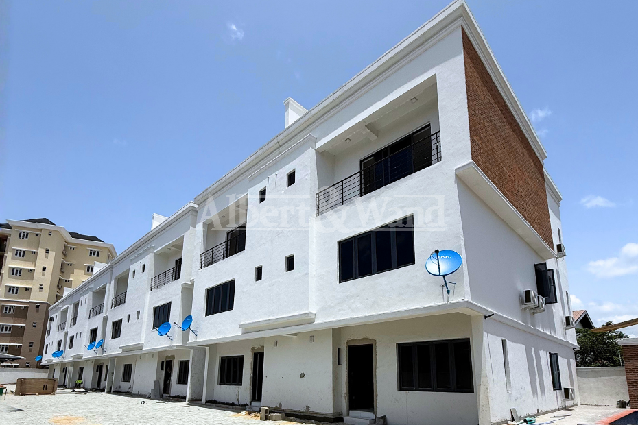 4 Bedroom Terrace