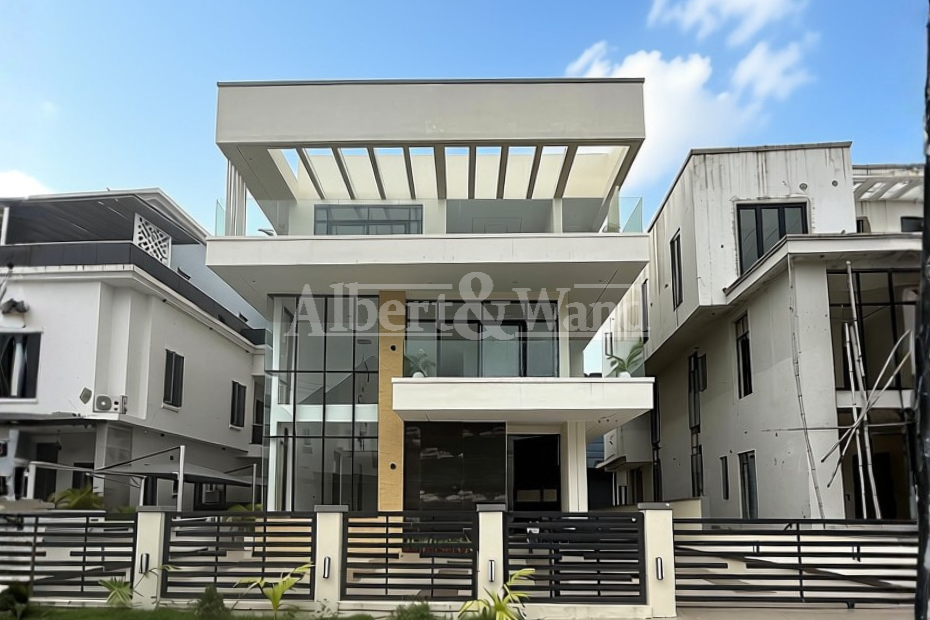 5 Bedroom Fully Detached 